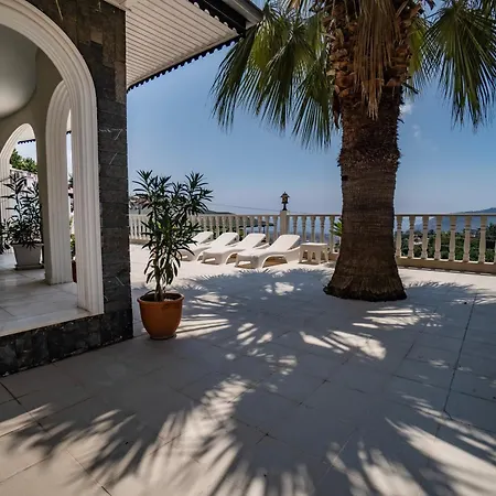 Mit Einzigartigem Ausblick *