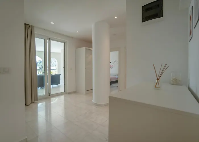 Villa Mit Einzigartigem Ausblick