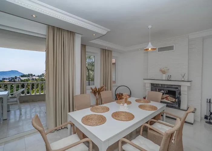 Villa Mit Einzigartigem Ausblick Alanya