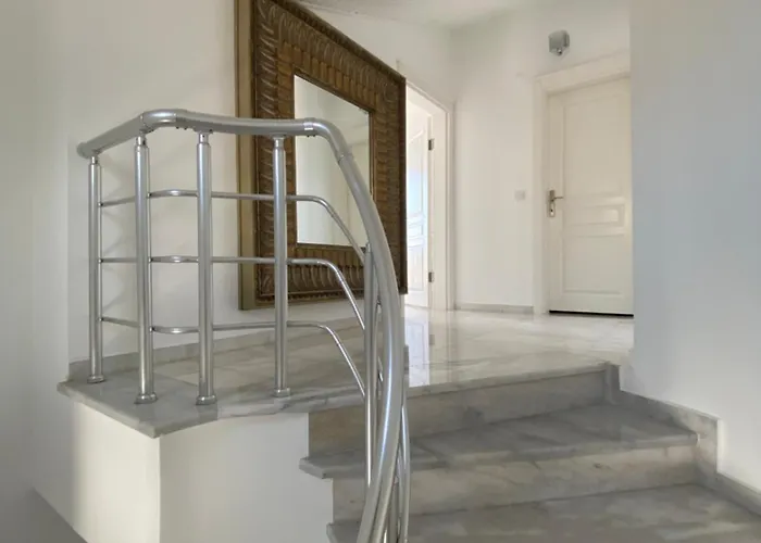 Villa Mit Einzigartigem Ausblick