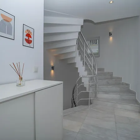 Apartment Mit Einzigartigem Ausblick *