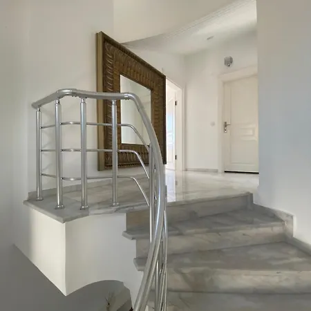 Apartment Mit Einzigartigem Ausblick