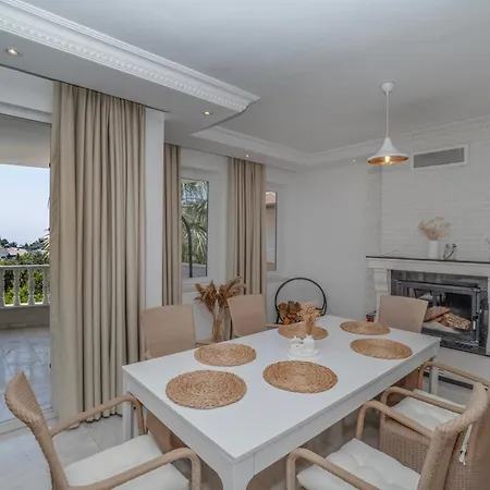 ヴィラ Mit Einzigartigem Ausblick アランヤ