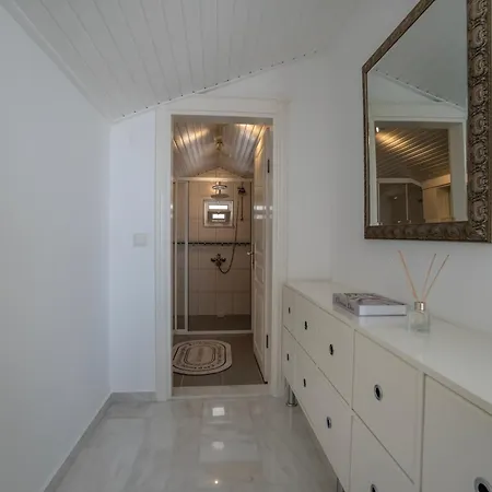 Vila Mit Einzigartigem Ausblick *