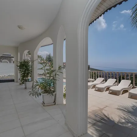 Mit Einzigartigem Ausblick Вилла Алания