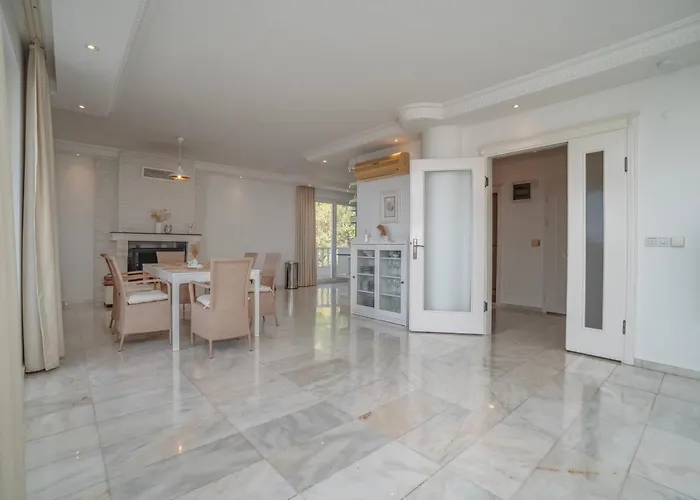 Villa Mit Einzigartigem Ausblick