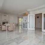 Villa Mit Einzigartigem Ausblick