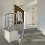 Villa Mit Einzigartigem Ausblick